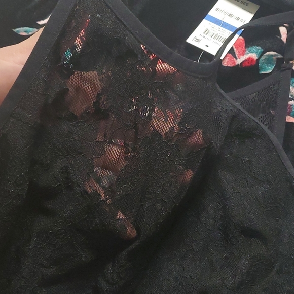 Dress - Picture 6 of 6